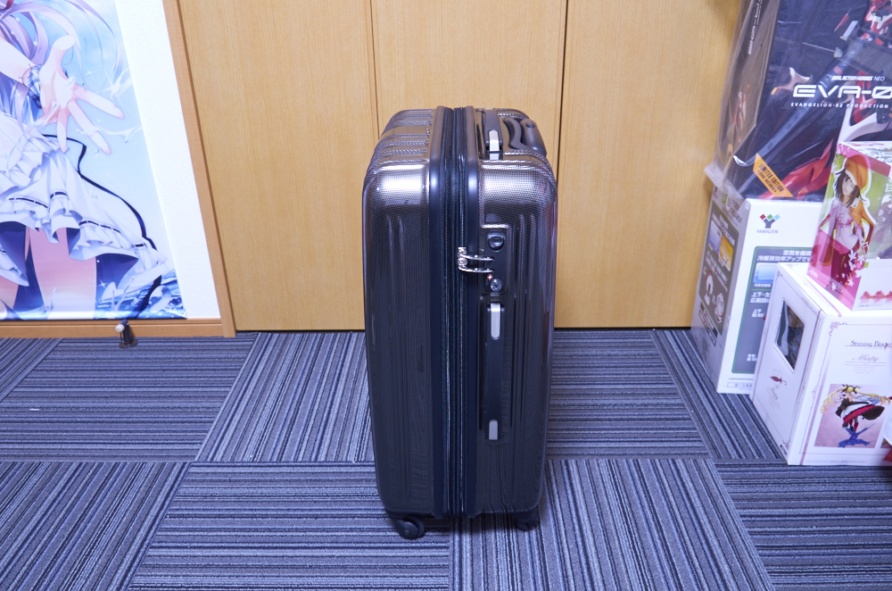 SUCCESSのスーツケース（Regno Light 2013）を買ってみた。